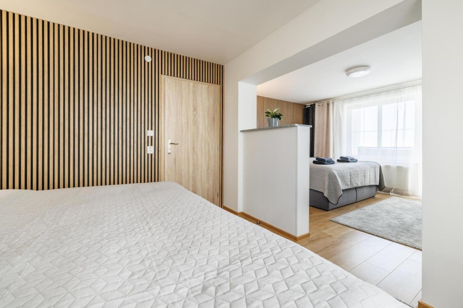Airport Luxury Apartment & Spa Prague Exterior photo